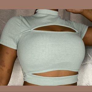 Crop Top w/ Cutout Deats